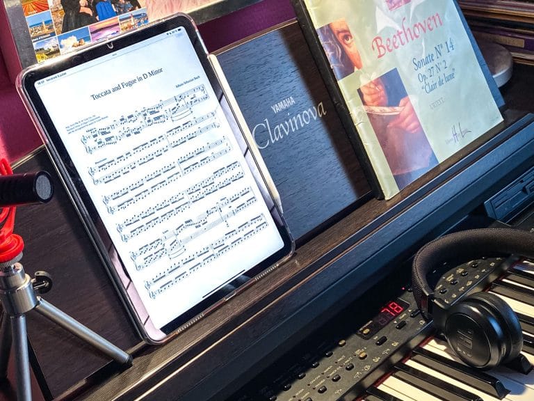 Toccata fugue bach ipad piano